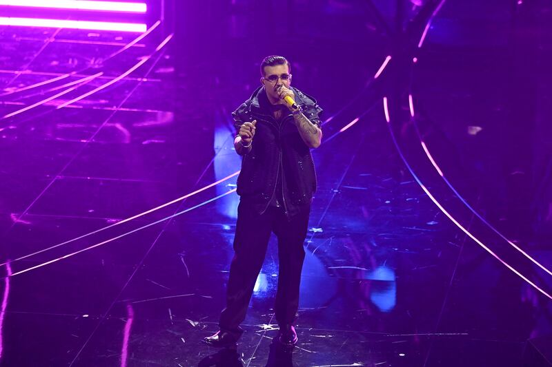 Sanremo 2024: ecco il look della seconda serata del Festival di Geolier 6