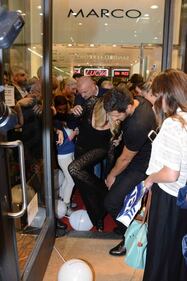 Elena Santarelli, trasparenze a Milano 37