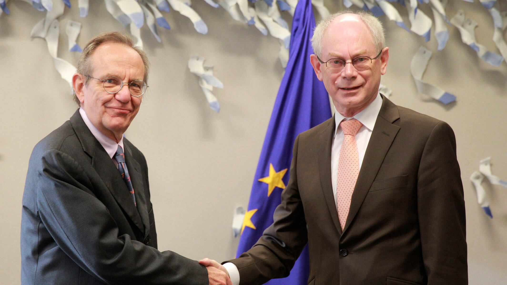 Padoan a Bruxelles assicura: "Cuneo con tagli alla spesa"