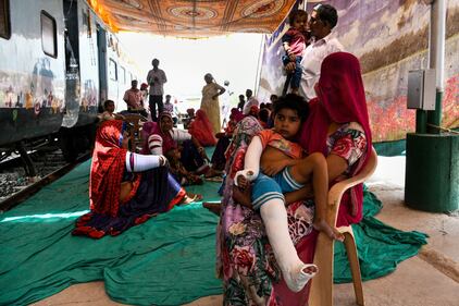 Il "vagone della salute" cura gratis i più poveri dell'India 6