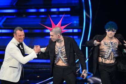 Sanremo 2024: ecco il look della prima serata del Festival dei Le Sad 10