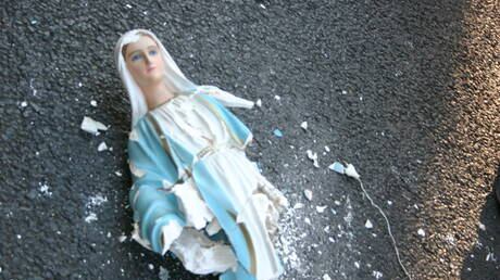 Perugia, gruppo di stranieri profana una statua della Madonna