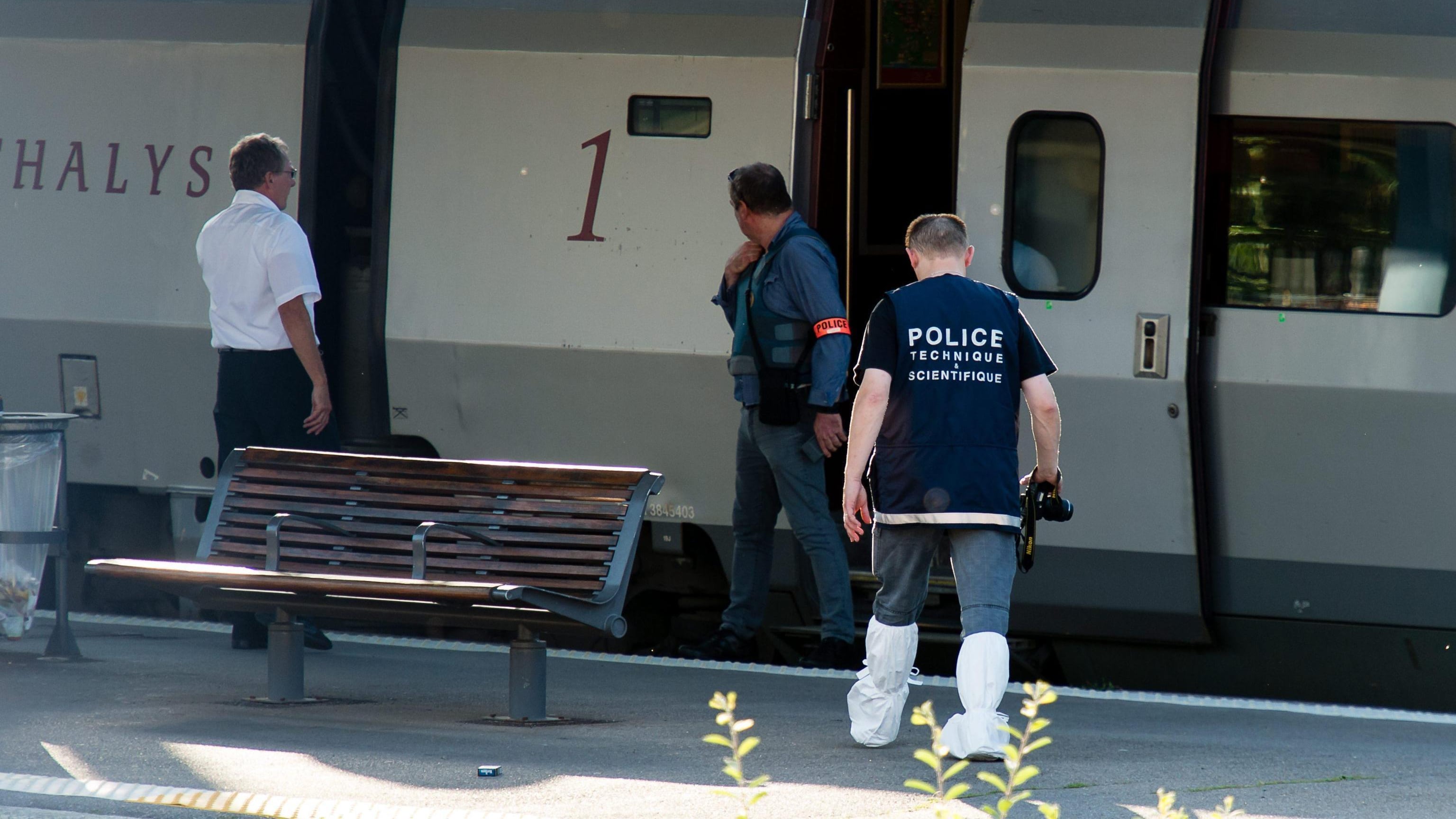 Terrore sul treno in Francia Maghrebino spara: tre feriti