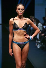La sfilata al Salon De La Lingeriè dell'intimo francese 19