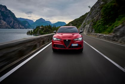 Nuova Alfa Romeo Stelvio Quadrifoglio 2023: guarda la gallery del restyling 2
