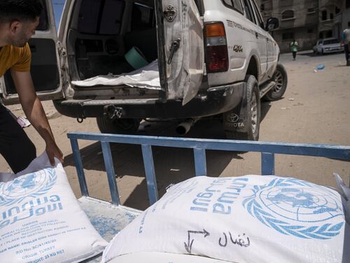 Insegnanti, assistenti sociali, impiegati: chi sono i 12 dipendenti dell'Unrwa complici dei terroristi