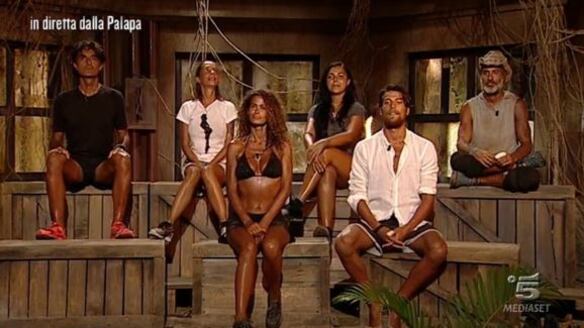 Isola dei Famosi, Vladimir Luxuria a Samantha: "Sei una vera stratega"