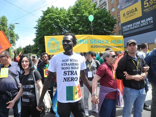 Italiani contrari all'accoglienza: il 34% vuole cacciare gli stranieri