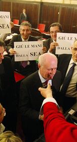 DA REGISTA A COMPARSA? L'assessore al Bilancio Tabacci, regista dell'affaire Sea, ora precisa che «le competenze sono sempre state del sindaco, io solidale»