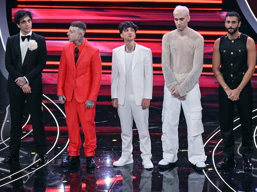 Le canzoni di Sanremo si prendono la top 10: ecco le sorprese in classifica