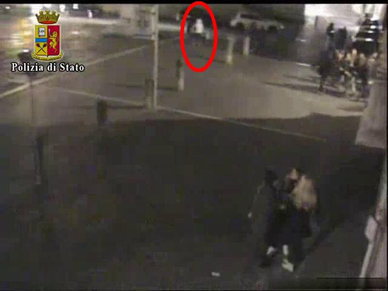 Il giubbino di Noventa inquadrato dalla videosorveglianza