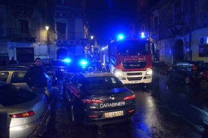 Catania, i soccorsi dopo l'esplosione della palazzina 11