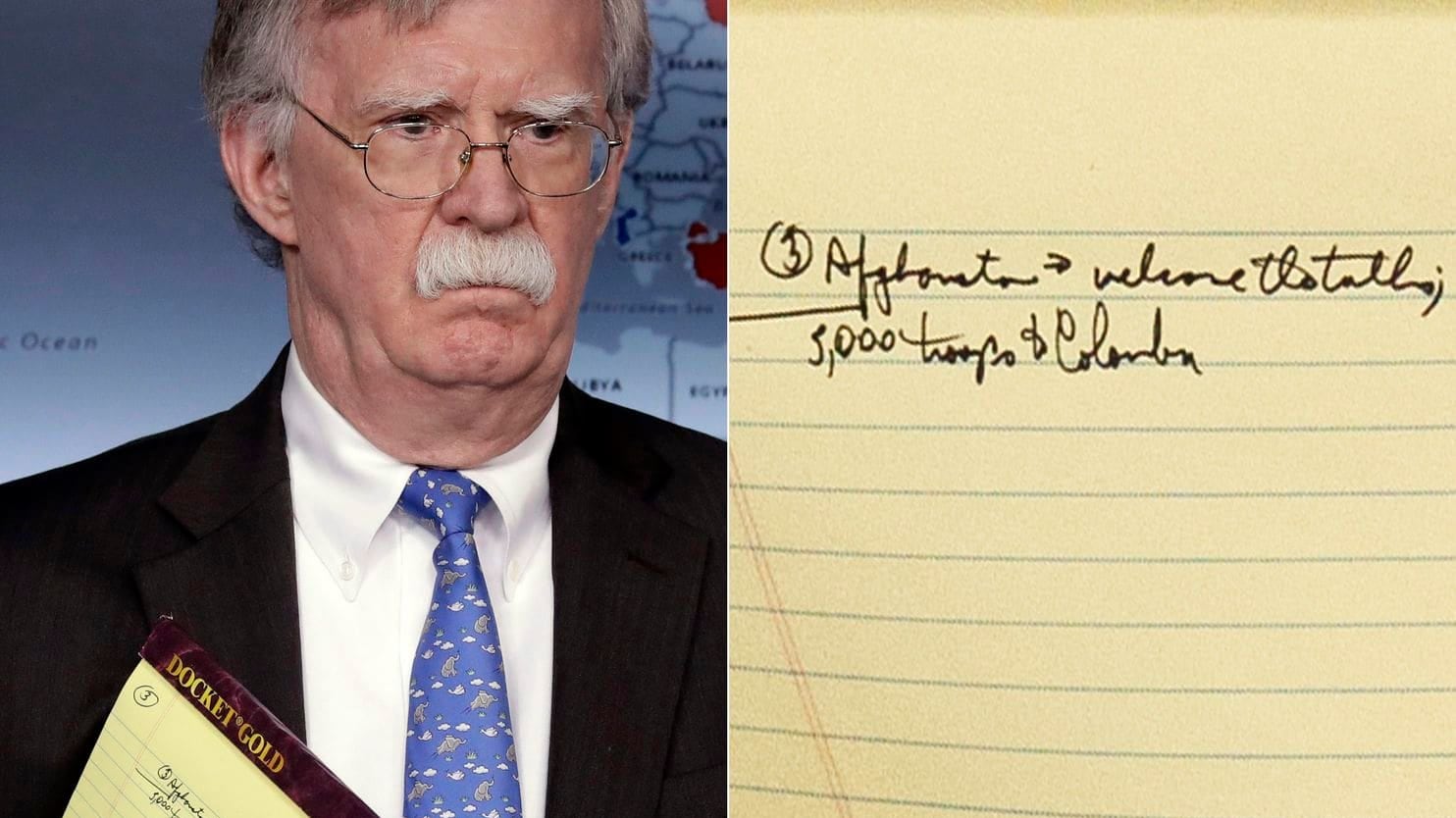L'appunto di John Bolton sul Venezuela: "5000 soldati in Colombia"