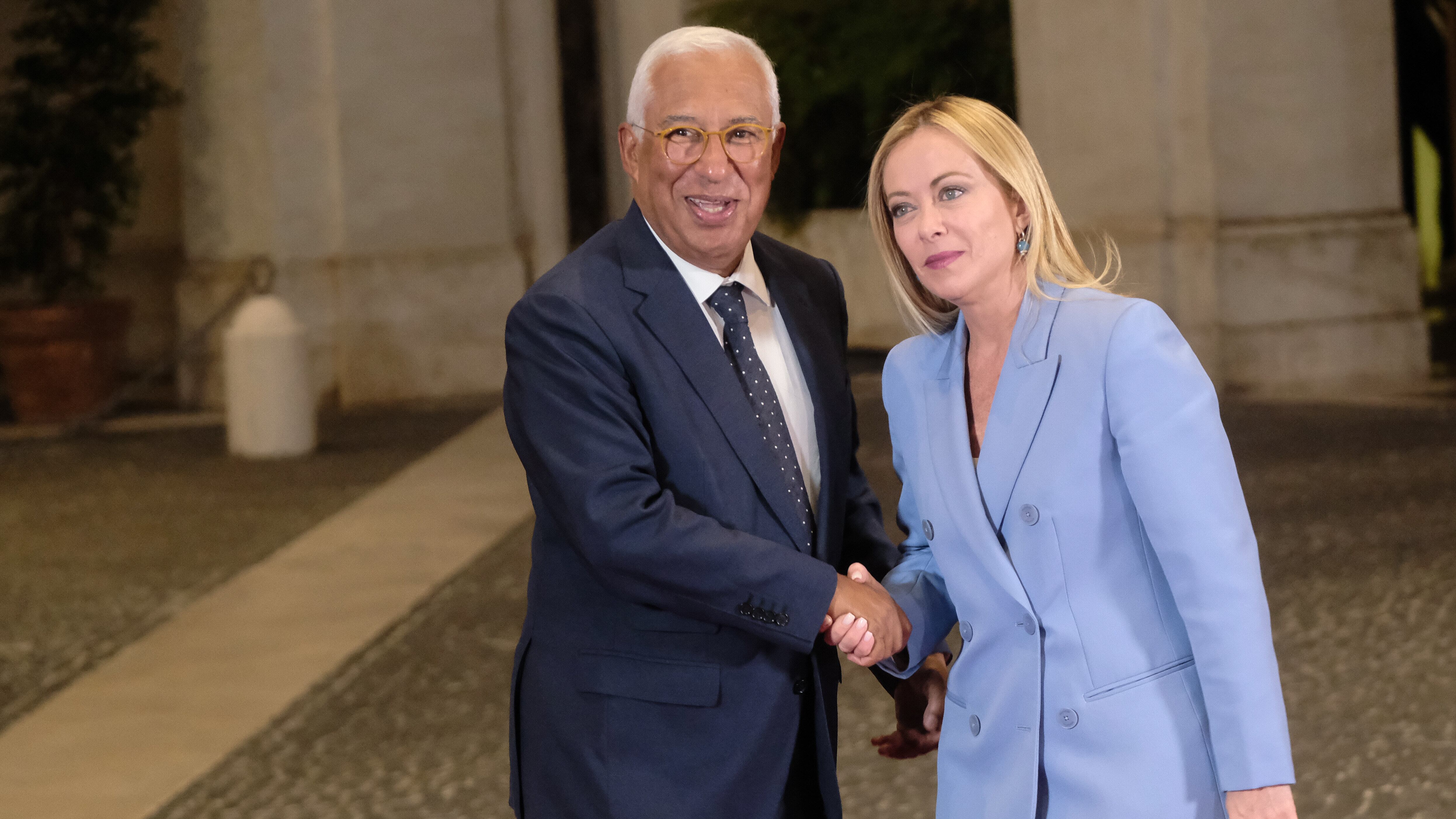 L'ora dei jet italiani ai confini Est dell'Ue. Attacchi da Mosca, l'allarme di Crosetto