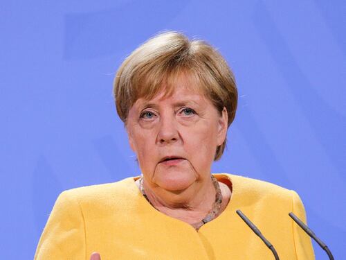 Angela Merkel: "Abbiamo sbagliato tutti". Johnson e Macron chiedono un G7 d'urgenza