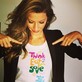 Gisele si mette "a nudo" per Vogue 5