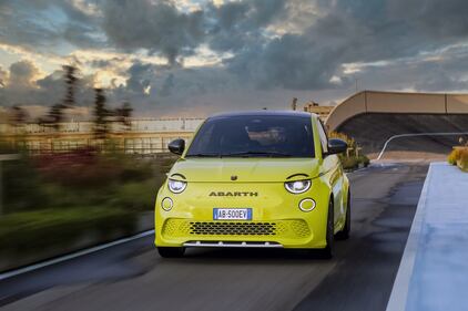 Abarth 500e 3