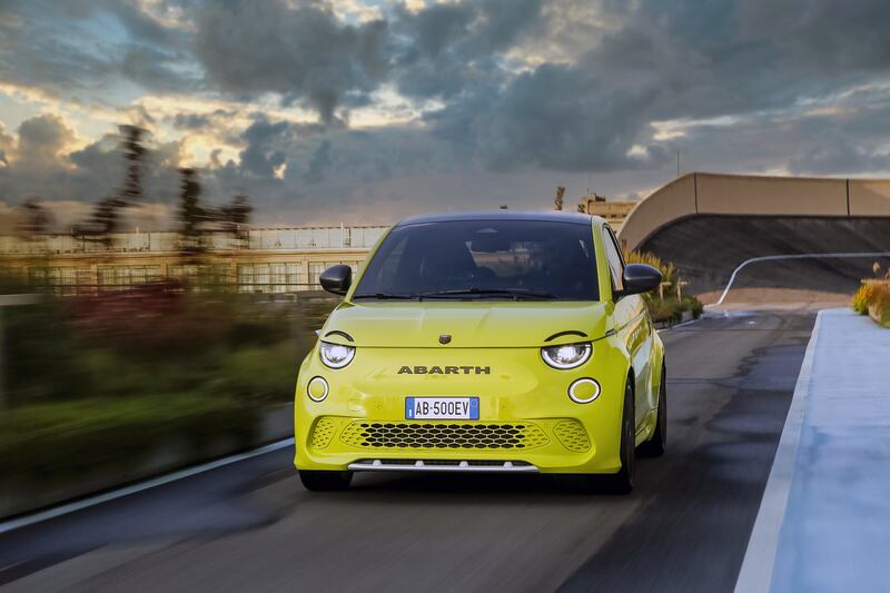 Abarth 500e 3