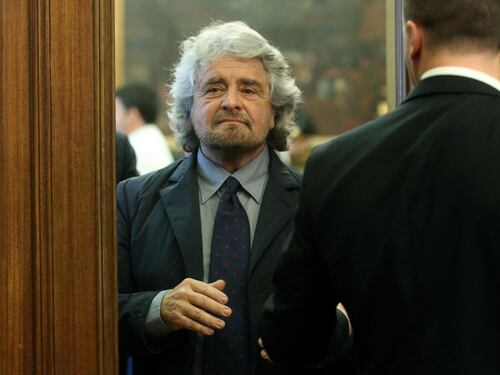 Parlamentari a 5 Stelle contro Grillo: "Col monologo abbiamo perso un'occasione"