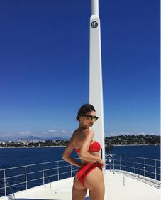 Emily Ratajkowski: topless a Cannes per Sophia Loren 5