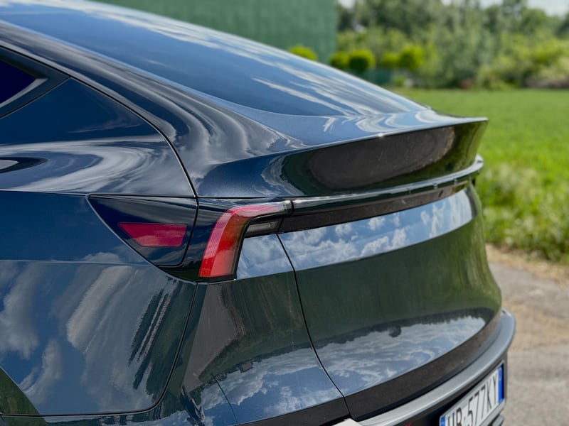 Tesla Model Y Standard: guarda tutte le foto 5