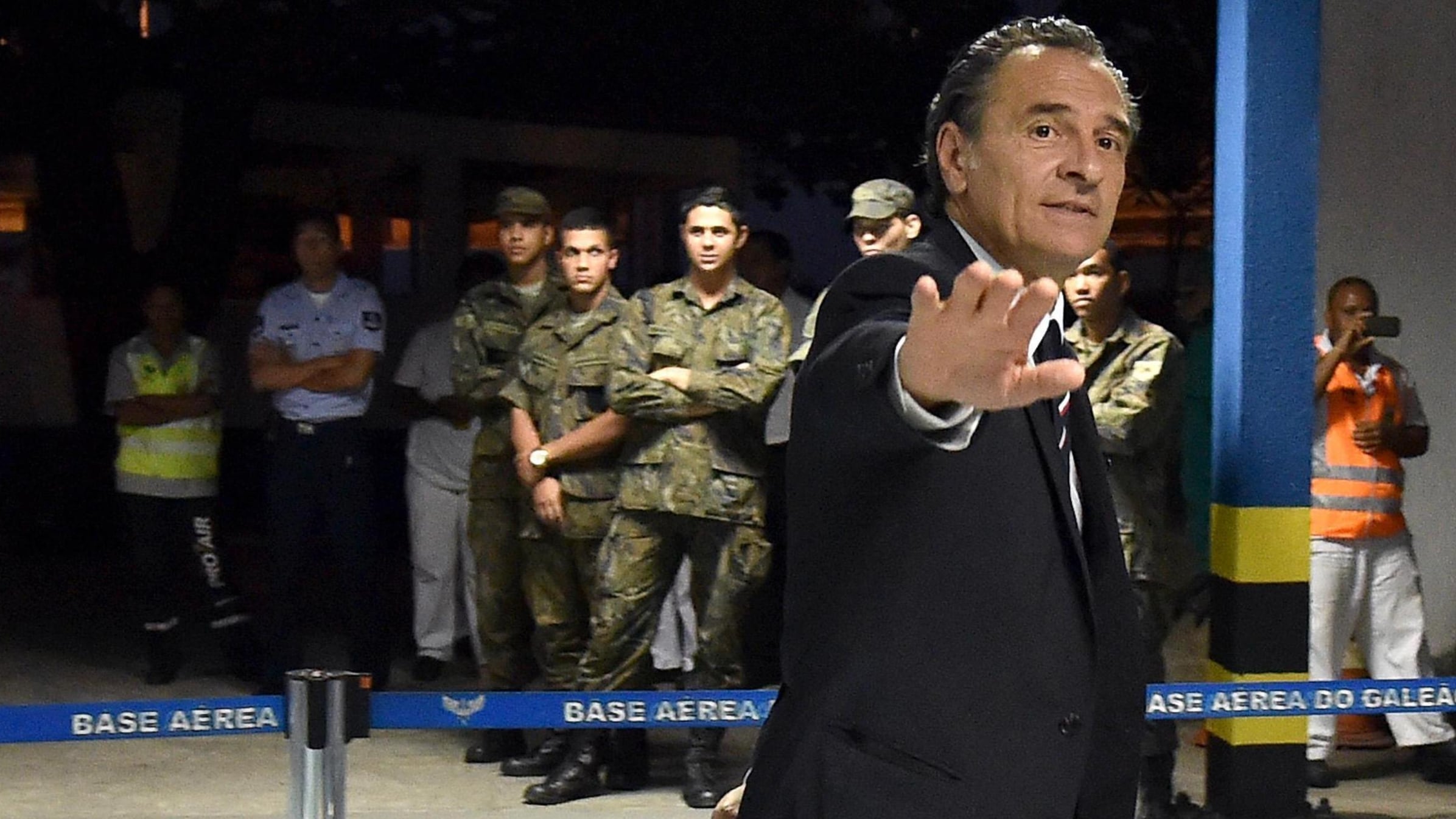 Prandelli sceglie l'oro. È un Gala da 10 milioni «Non sto scappando»