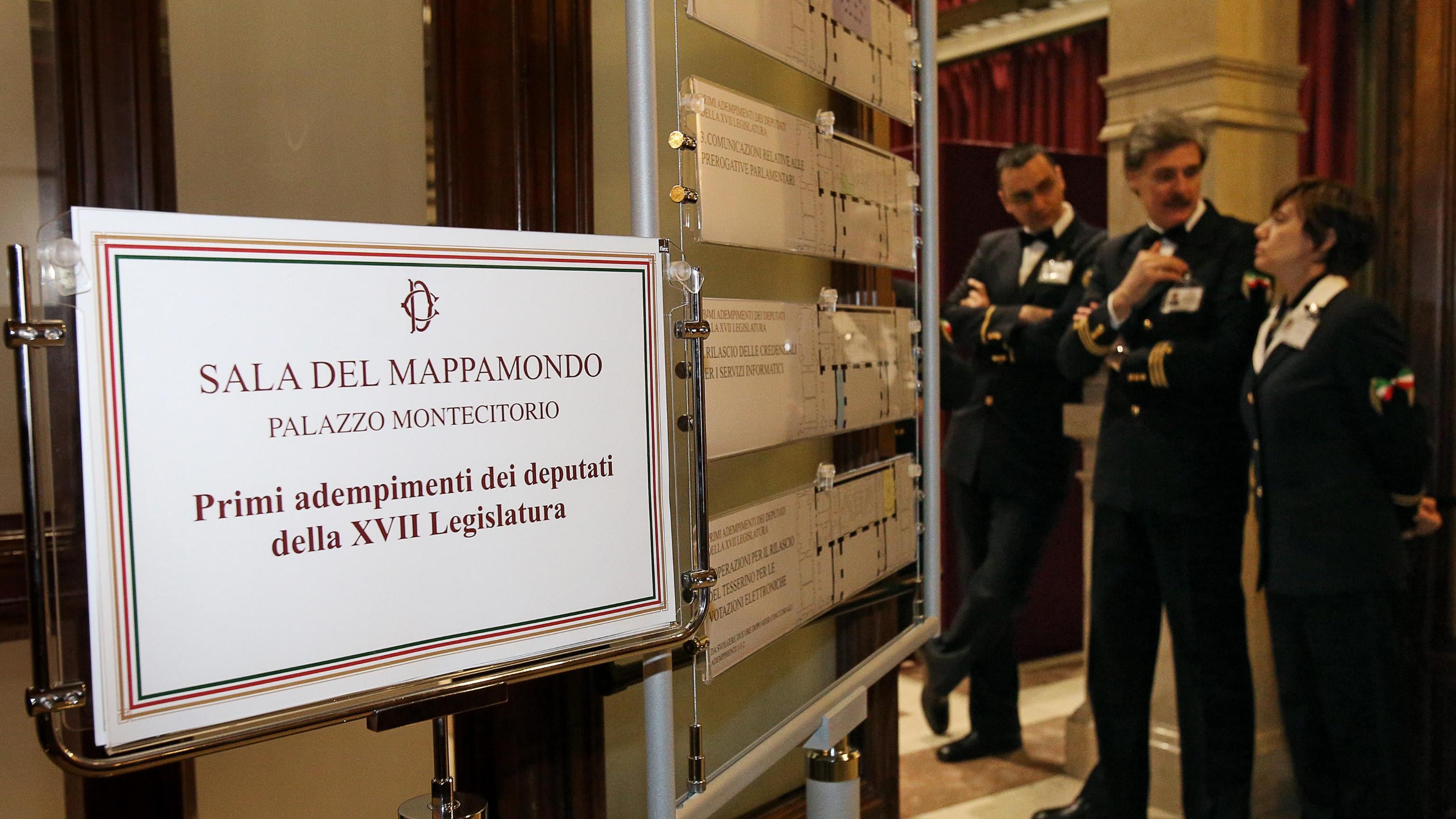 Il bivacco dei nostalgici di Montecitorio