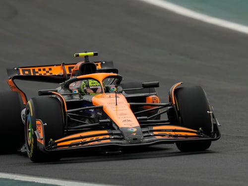 F1, in Brasile è duello Ferrari-McLaren: Piastri in pole nella sprint, Leclerc 3°