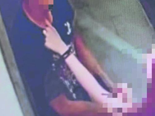 Aggredita nell’androne di casa. Operaio arrestato per violenza
