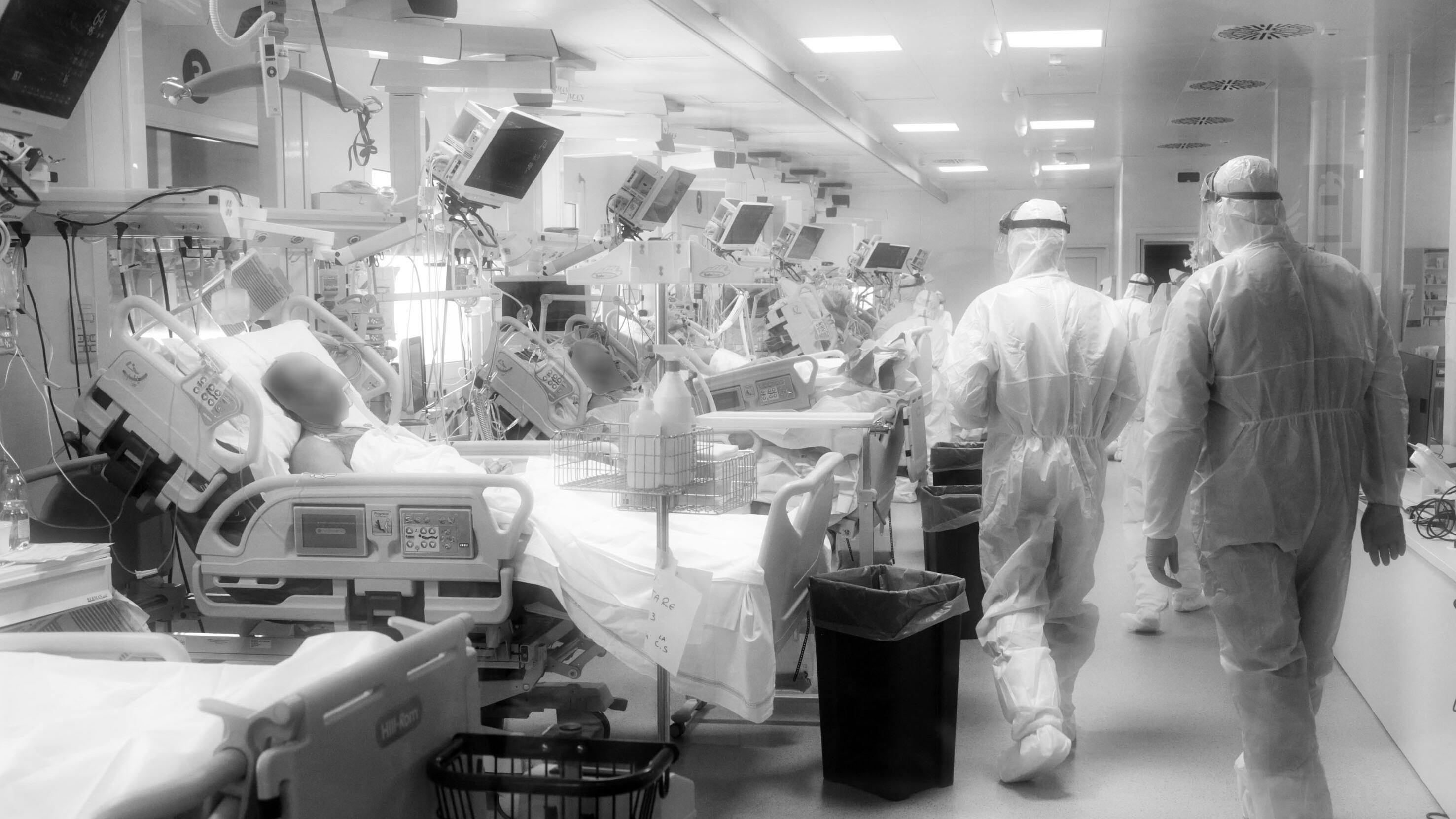 La curva dei contagi rallenta e ora si spera nell'arancione