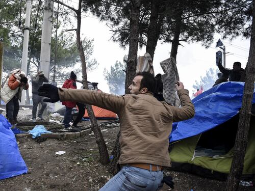 Scontri tra migranti e polizia