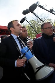 Macron contestato dagli operai Whirlpool 4