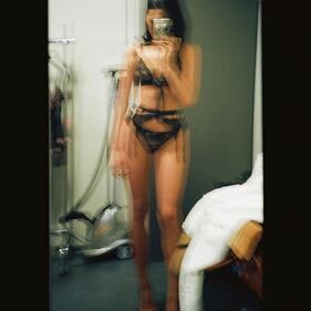 Bruna Marquezine manda in tilt i suoi follower 9