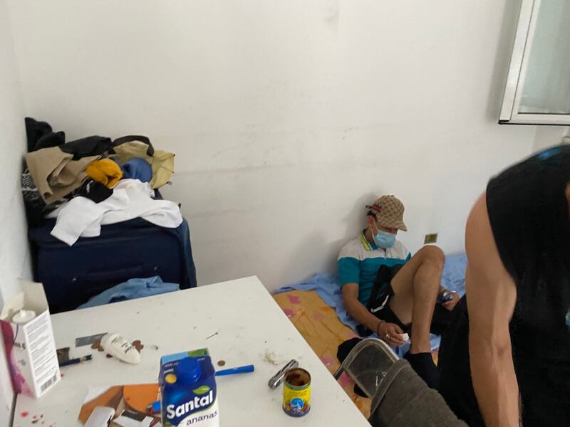 Migranti nell'edificio occupato dell'ex area casa editrice Ricordi 2