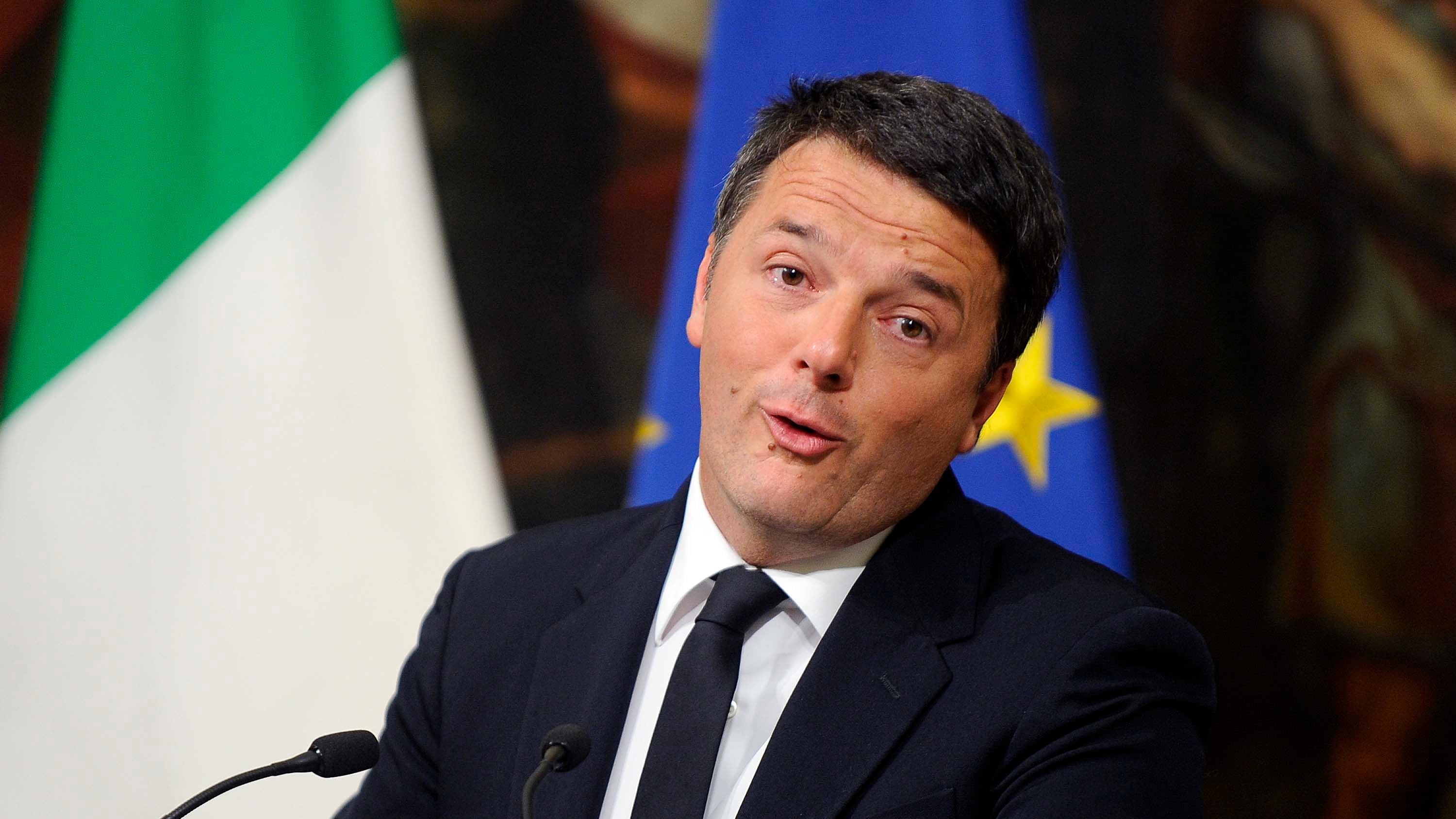 Renzi offre una polizza sulla vita del governo: "Non si vota a ottobre"