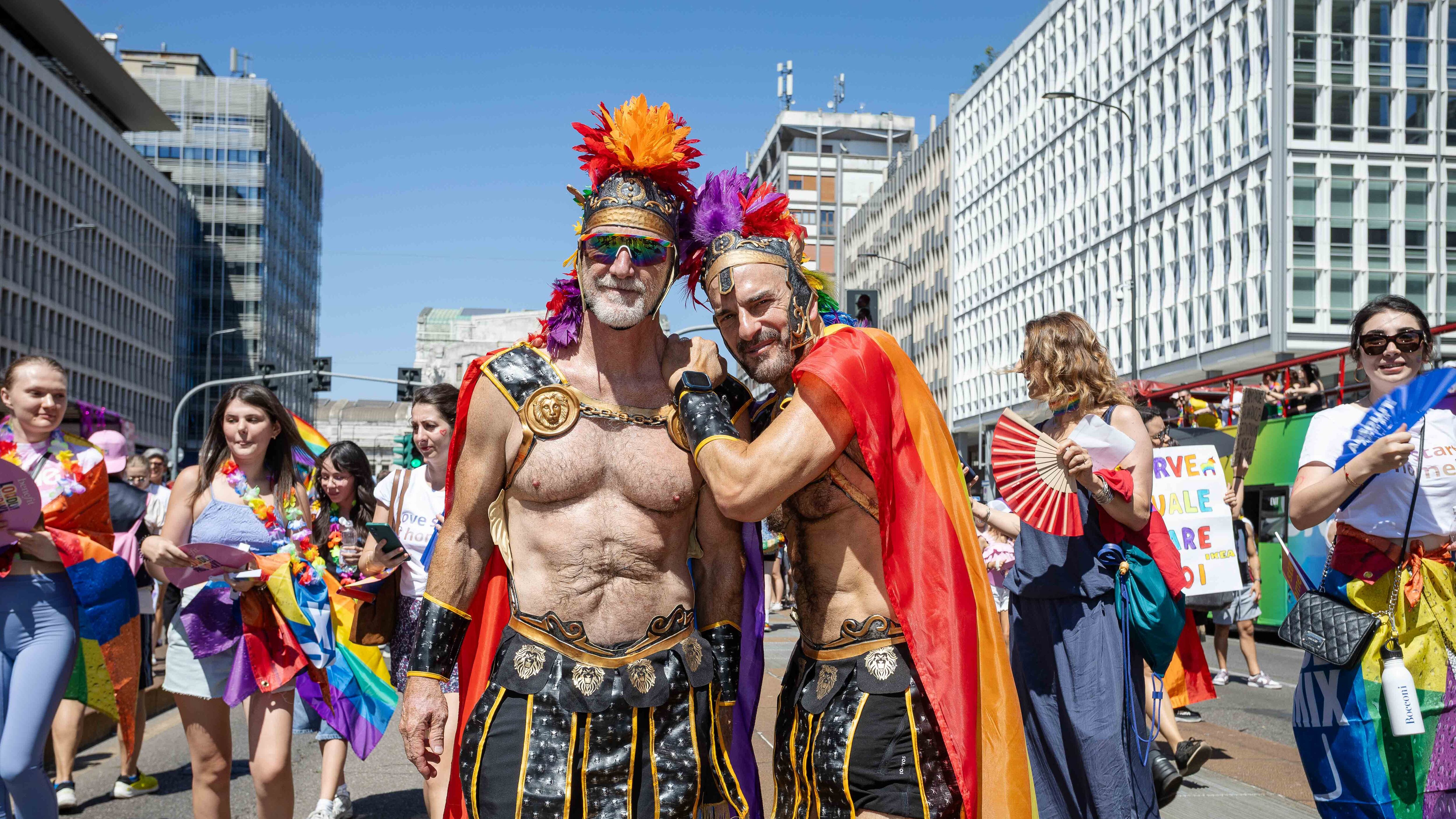Pride, il sindaco guida la "resistenza arcobaleno"