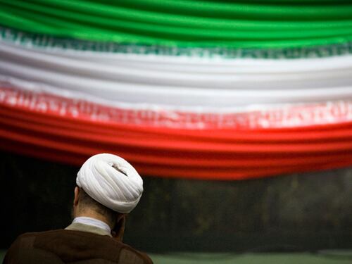 Criticò gli ayatollah, condannato a sei anni Muore in galera (di Covid) scrittore dissidente