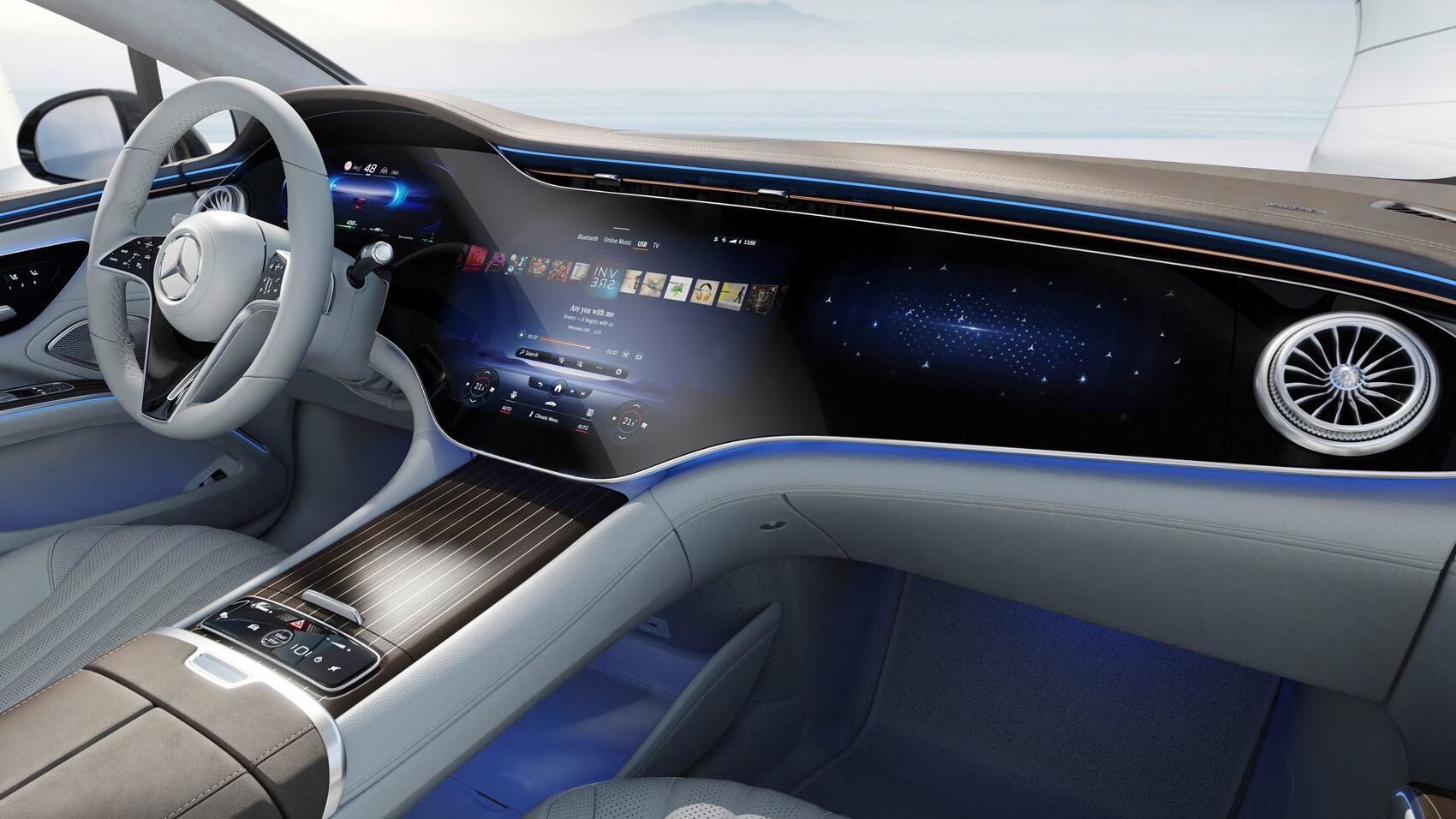 Chat GPT in auto: Mercedes sperimenta l’intelligenza artificiale con l’assistente vocale