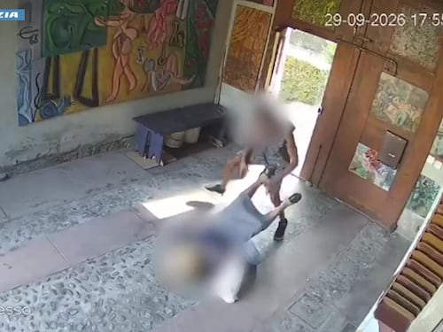 Insegue 92enne fino a casa poi la getta a terra e la rapina