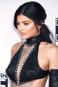 Kylie Jenner hot in reggiseno 28