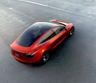 Tesla Model 3, svelata la "elettrica" popolare 4