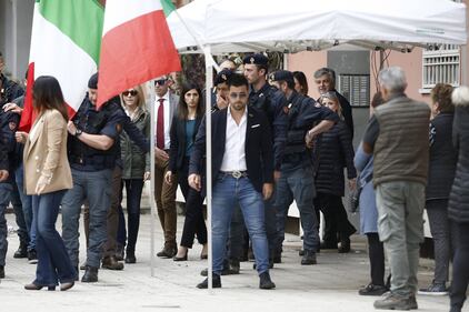 Virginia Raggi a Casal Bruciato per incontrare la famiglia rom 1
