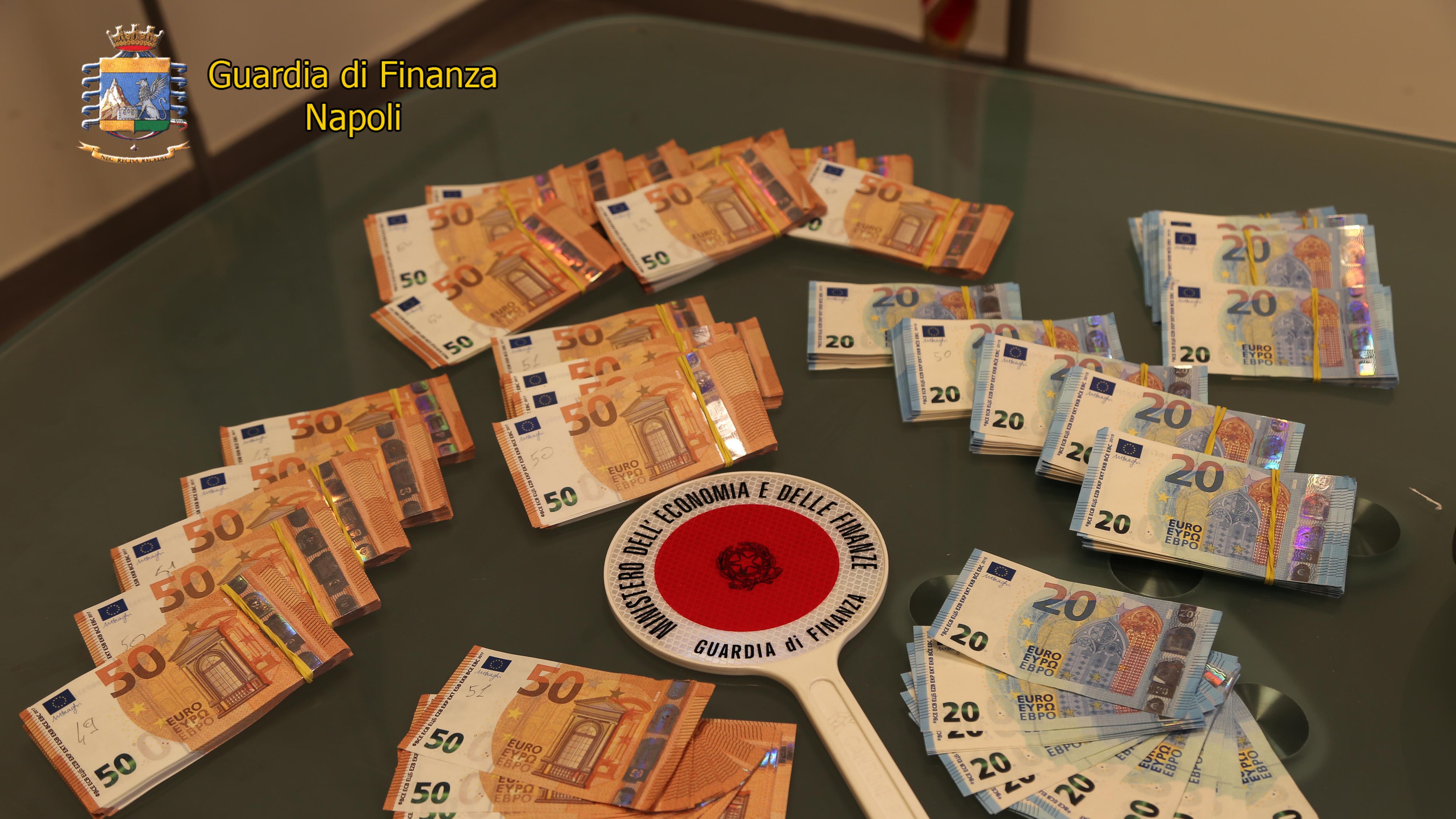 In borsa c'erano 60mila euro falsi: senegalese in manette