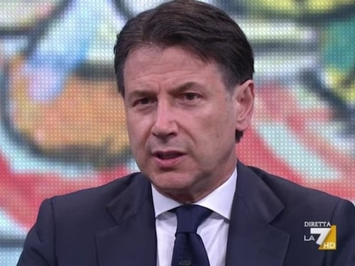 Conte si irrita in tv: "Fesserie". E archivia le quirinarie