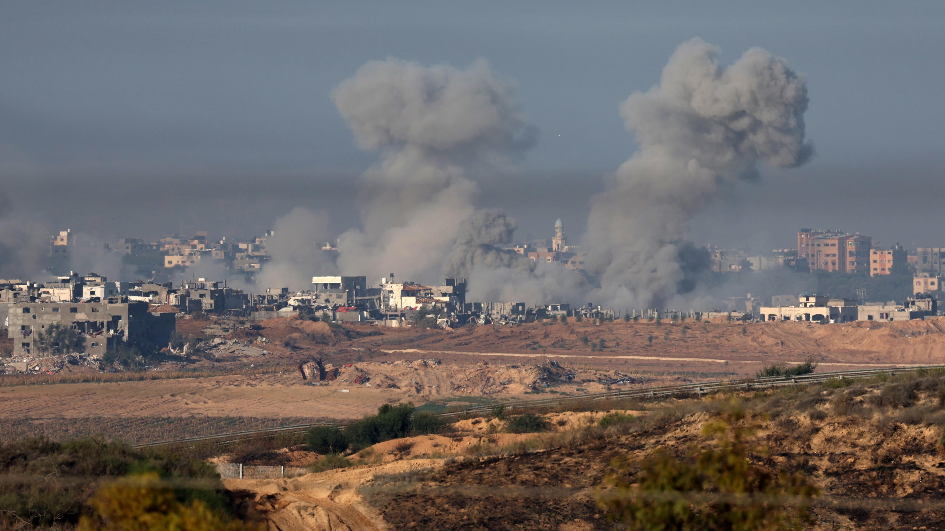 Tank, bombe e blackout: prosegue l'offensiva di Israele a Gaza
