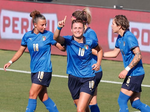 L'urlo dell'Italia di calcio femminile ai mondiali: le azzurre vincono all'esordio