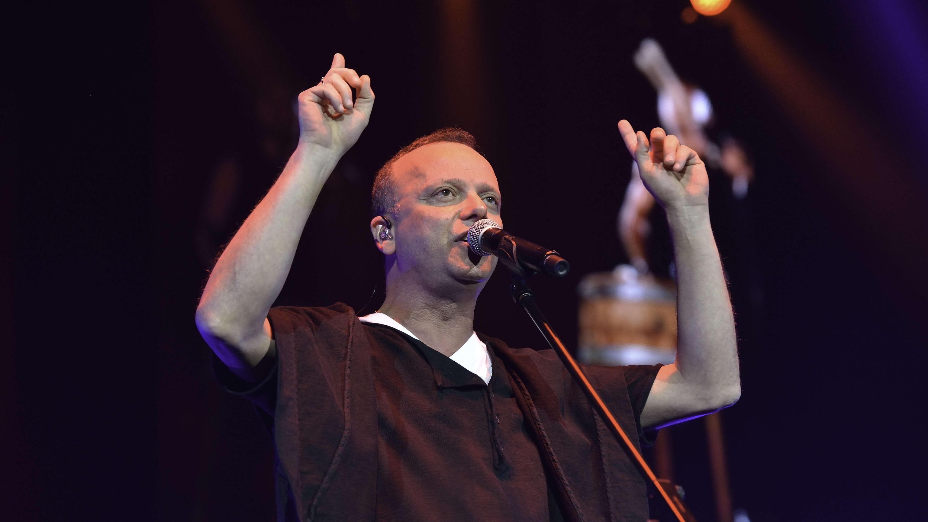 Gigi D'Alessio come Fedez: lascia la Siae
