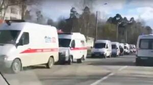 Mosca, fila di ambulanze verso l'ospedale
