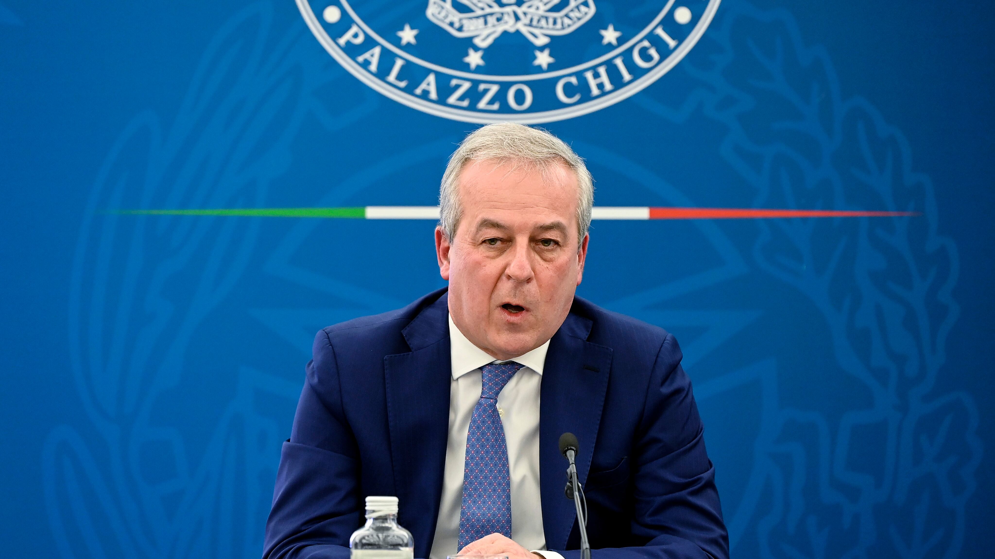 Locatelli impone il silenzio al Cts: "Parla solo Brusaferro"