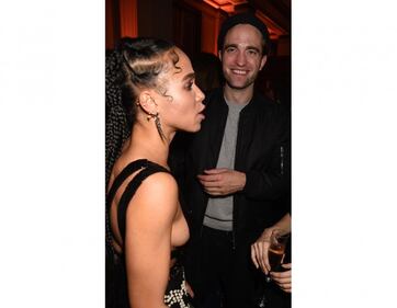 Met Gala, FKA twigs e il vestito col pene 6